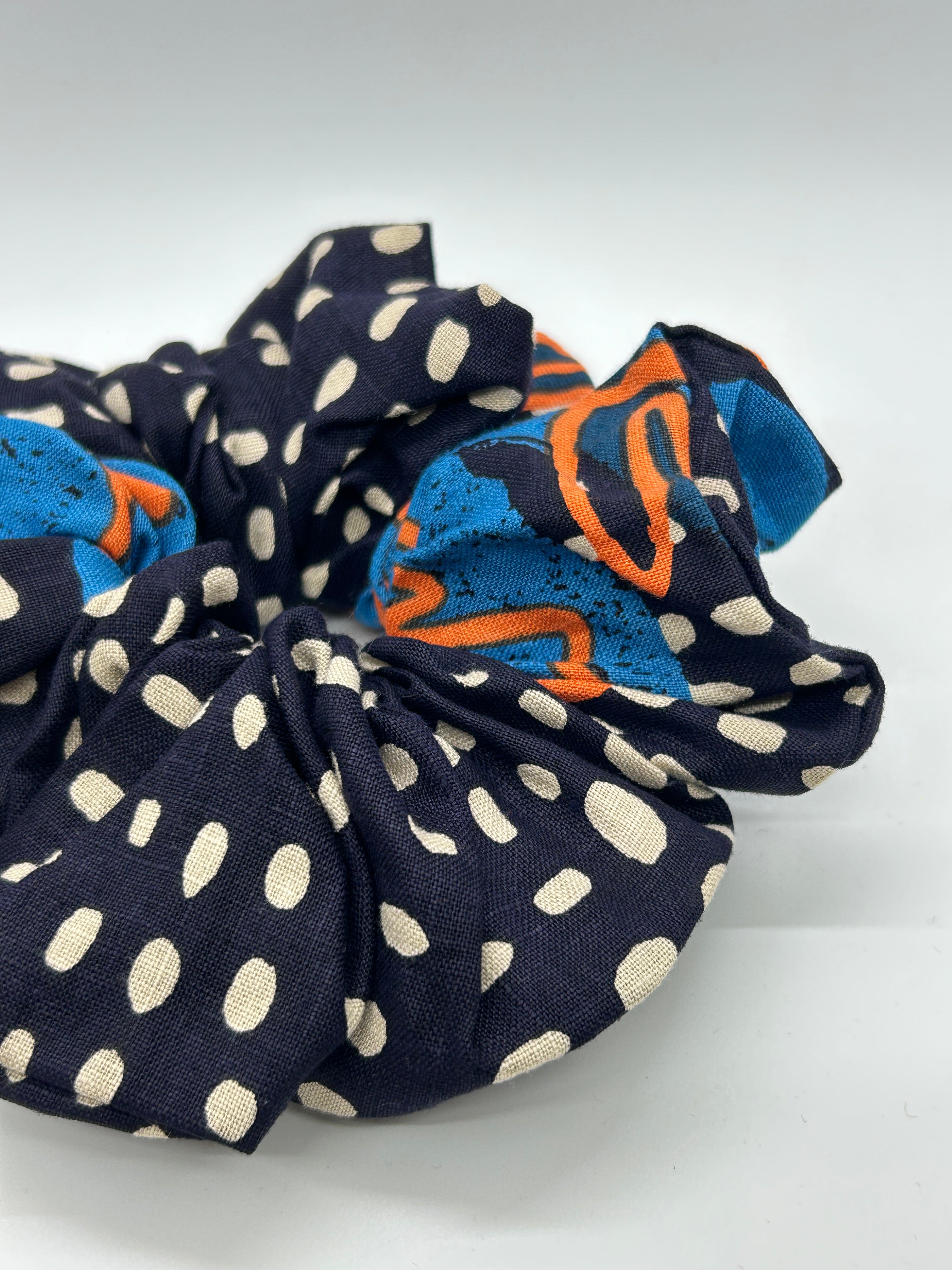 Scrunchie - Black Vase