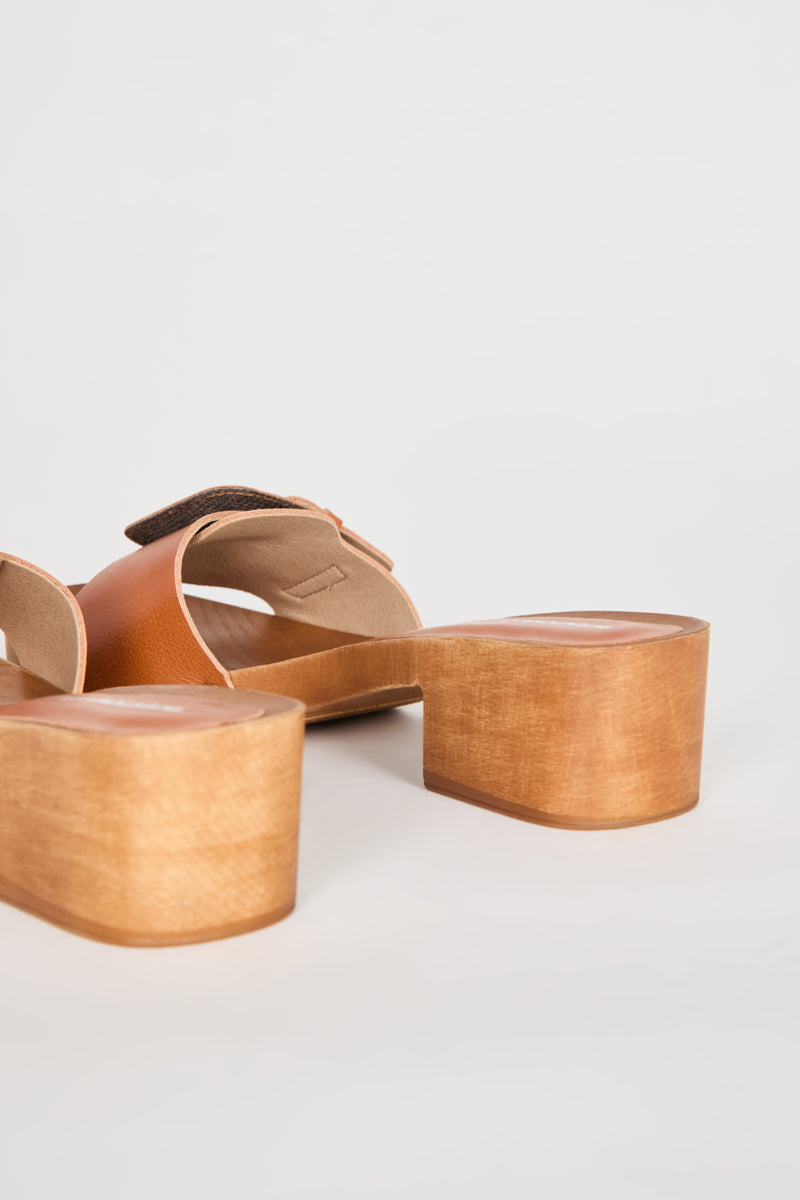 Mar Leather Clog