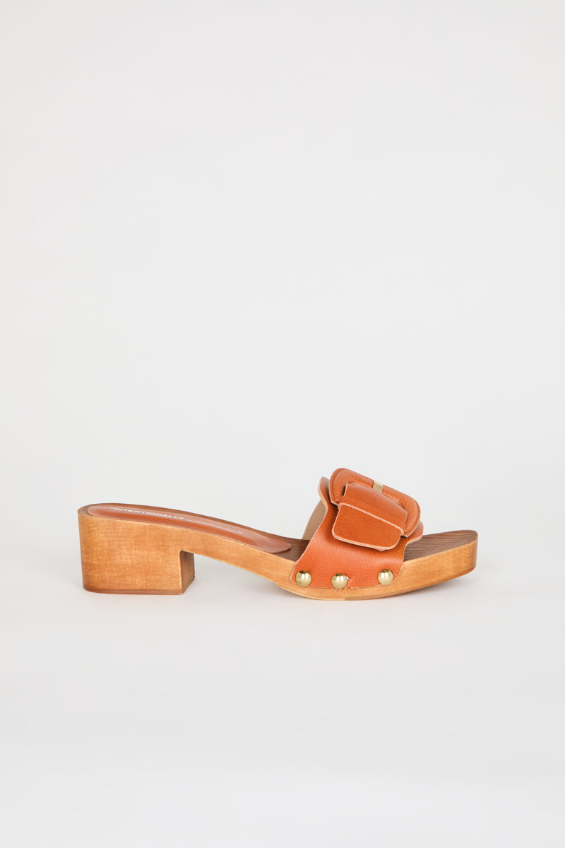 Mar Leather Clog