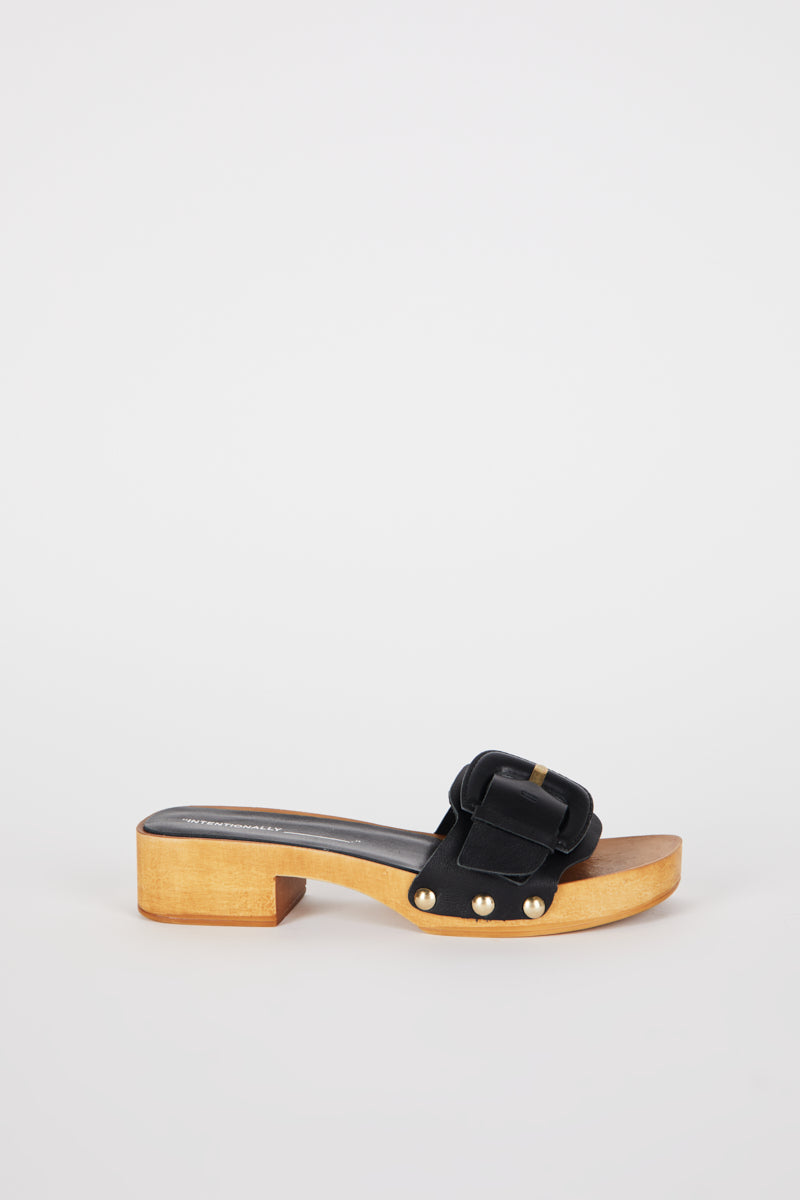 Mar Leather Clog