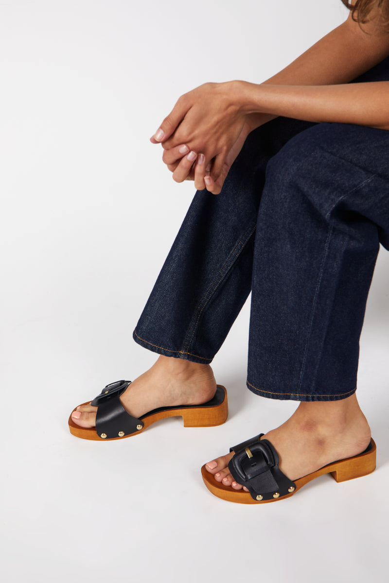 Mar Leather Clog