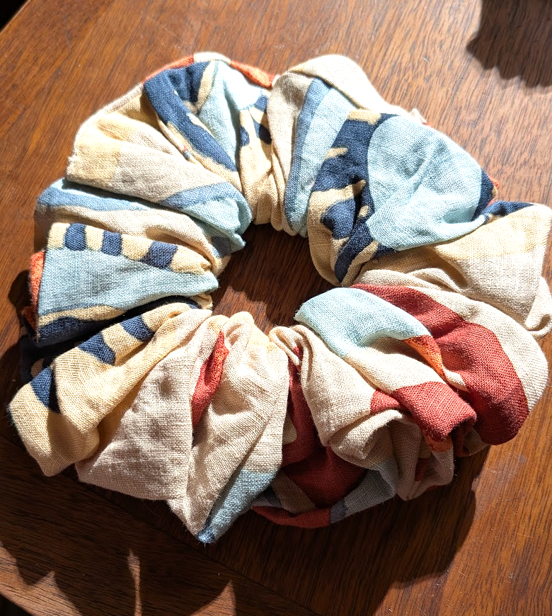 Scrunchie - Cream Velora