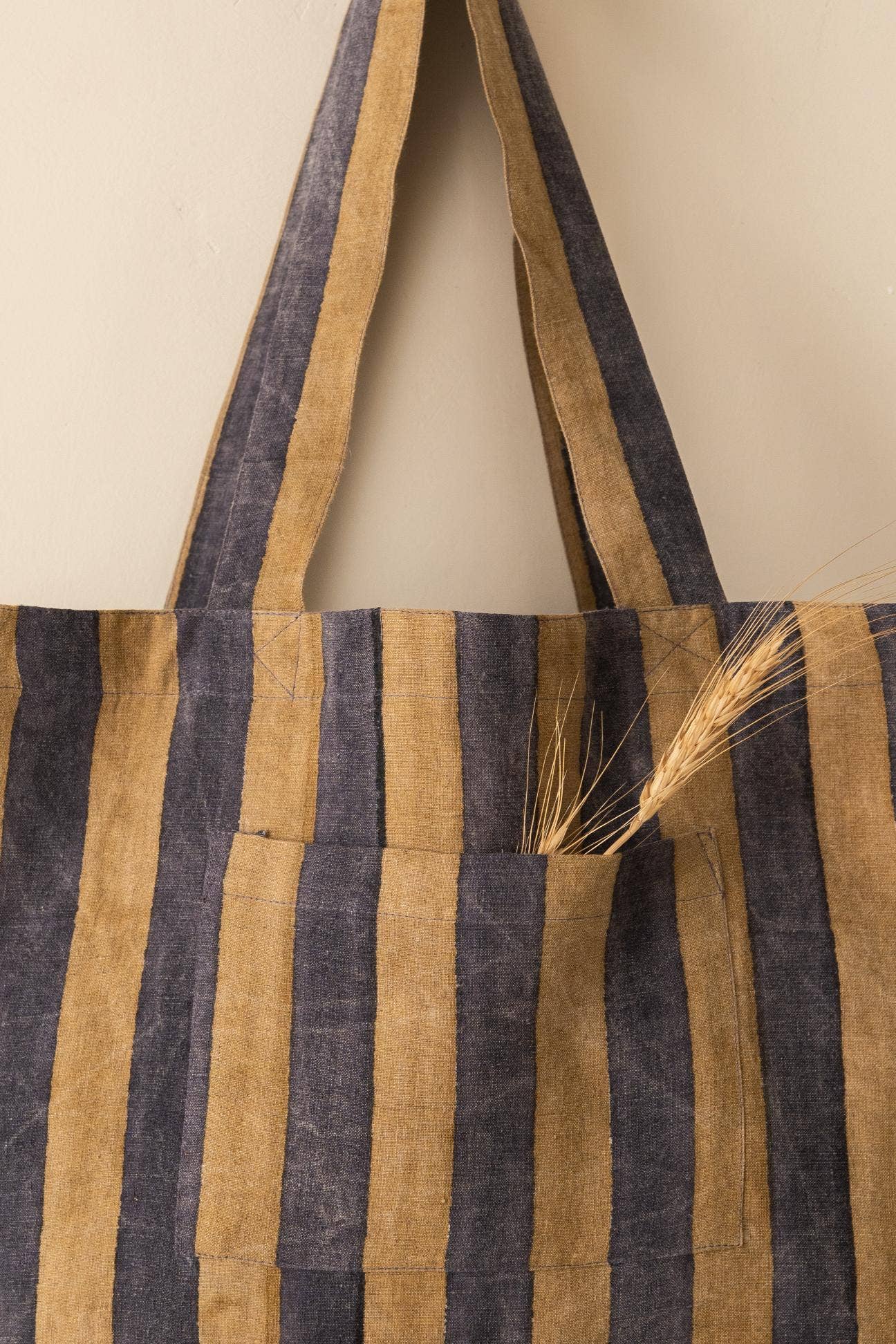 Linen Maris Tote Bag: 53 x 15 x 38 CM / Maris Mustard