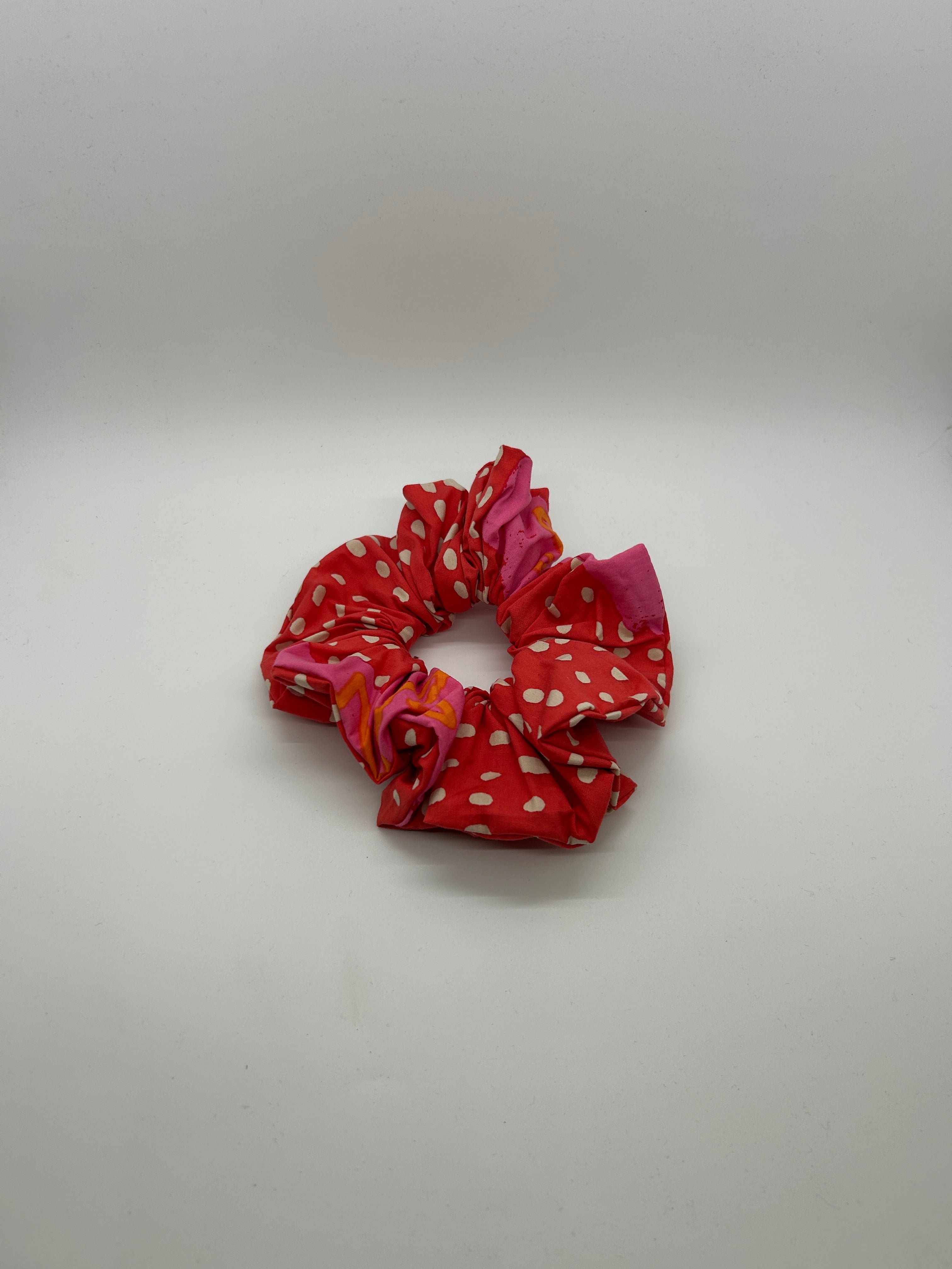 Scrunchie - Tomato Vase