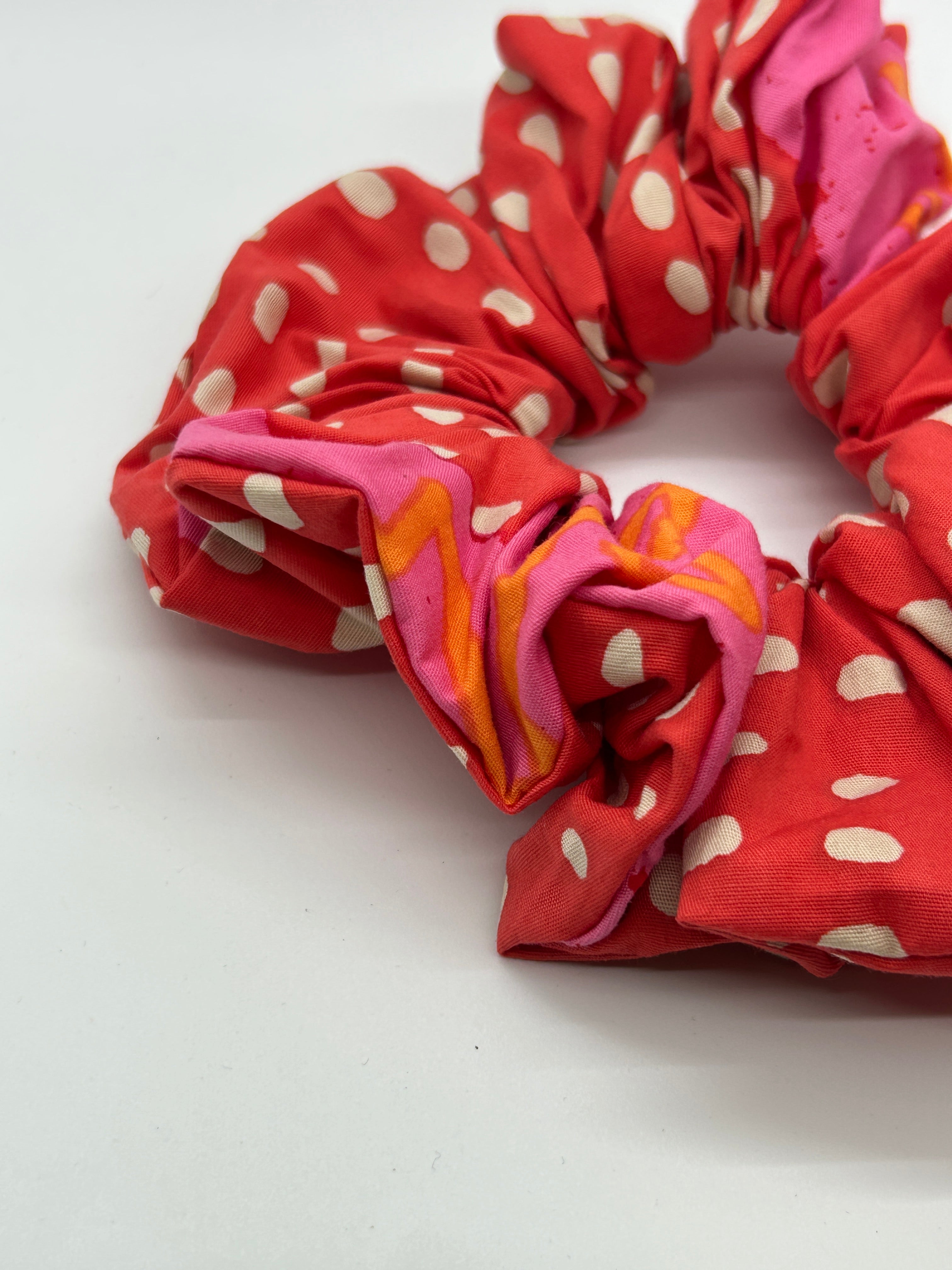 Scrunchie - Tomato Vase