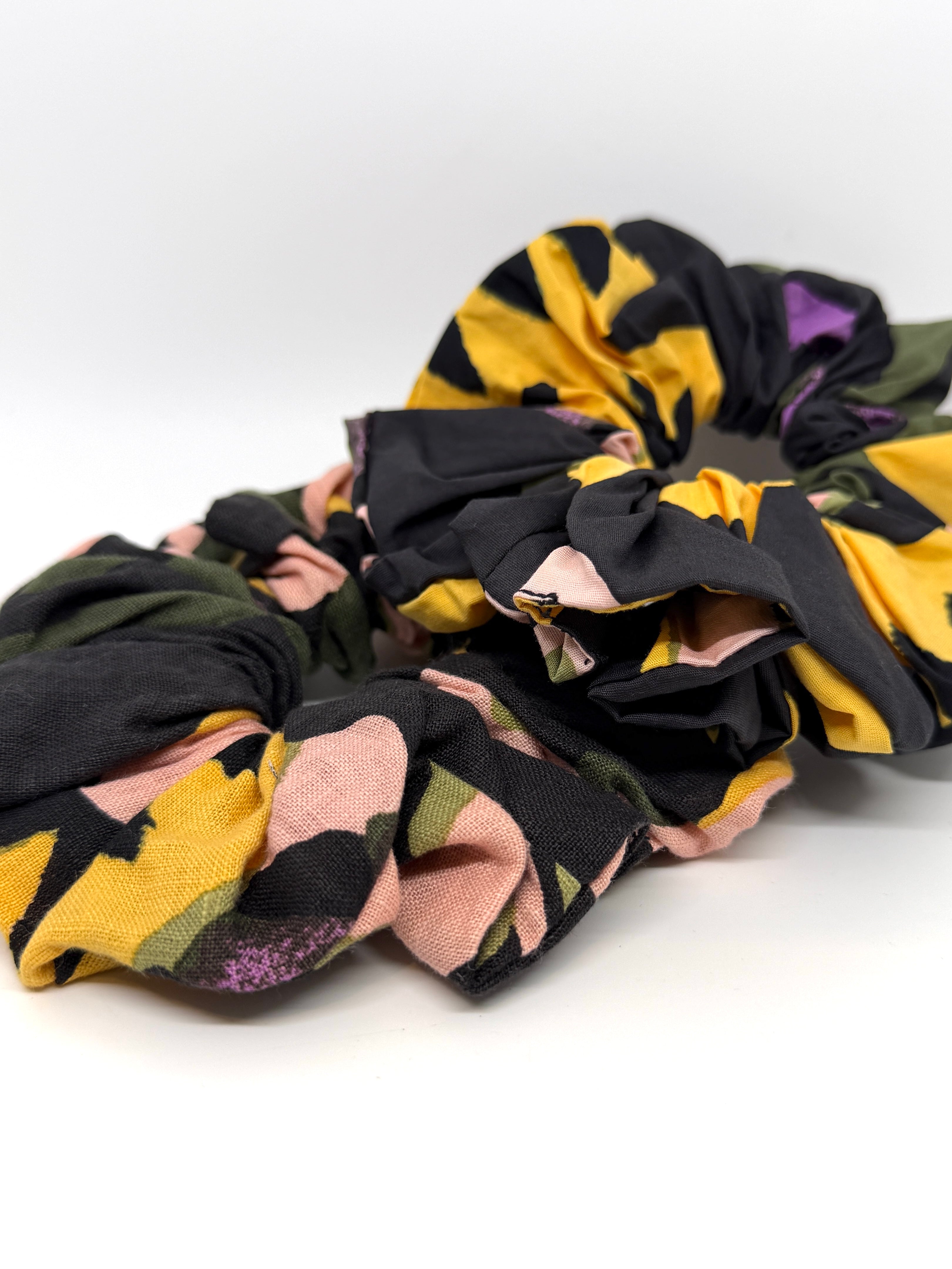 Scrunchie - Ash Velora