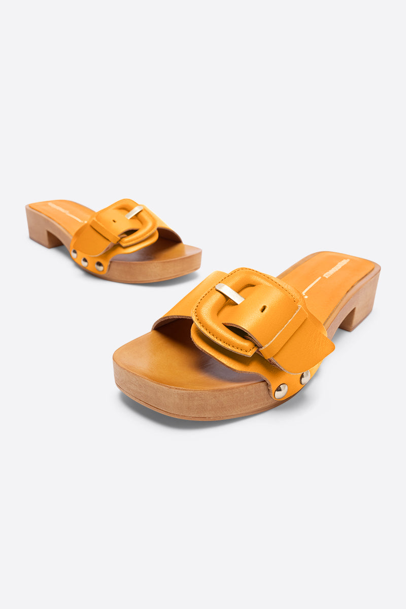 Mar Leather Clog
