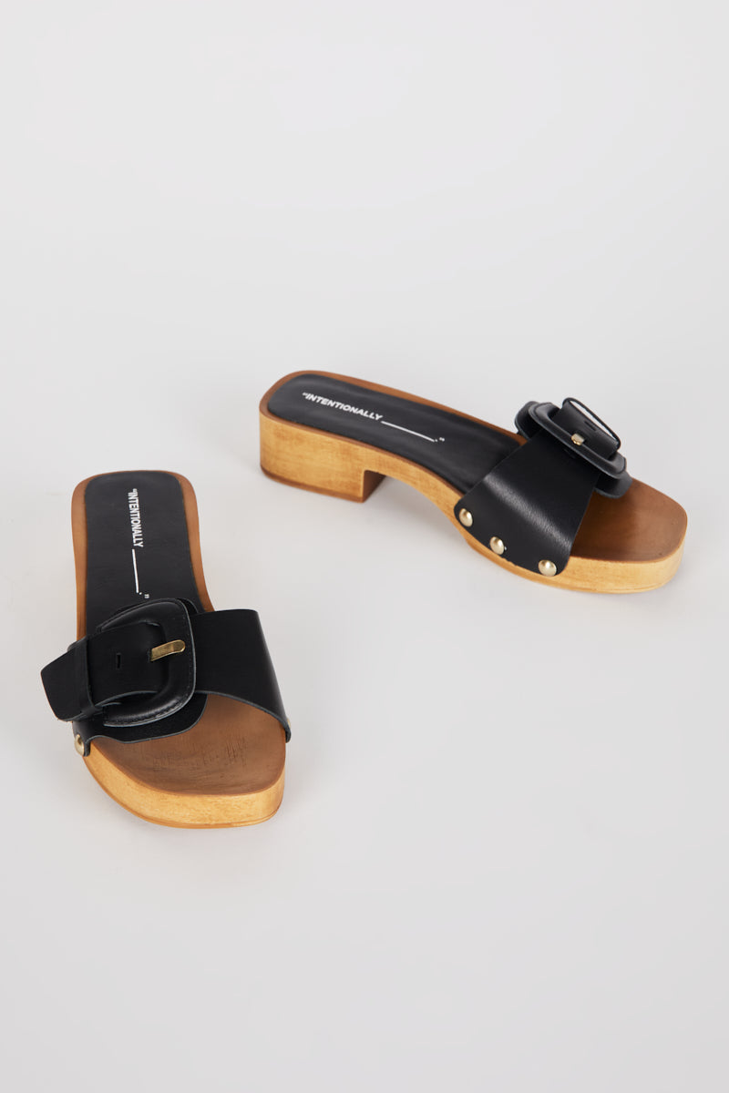 Mar Leather Clog