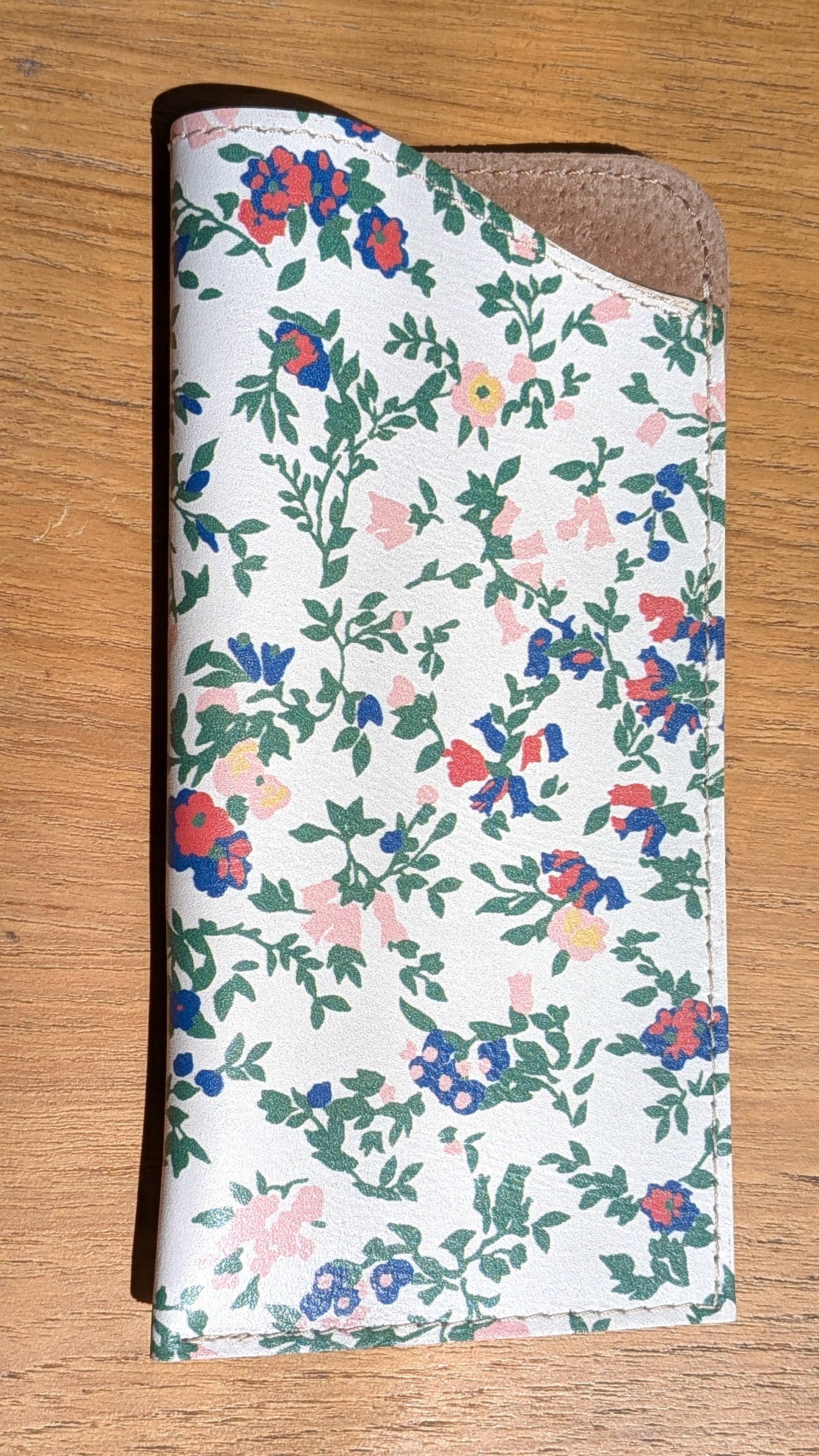 Kim White - Glasses Case - White/Tan